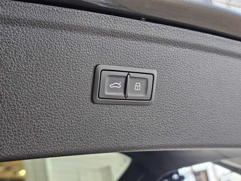 Used 2023 Audi Q5 2.0T Premium Plus w/ Premium Plus Package AWD/4WD image 17