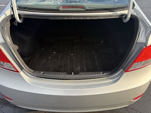 Used 2017 Hyundai Accent SE FWD image 6