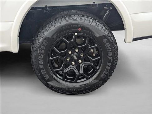 Used 2019 Ford F150 Platinum w/ Equipment Group 701A Luxury image 23