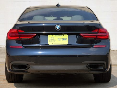 Used 2019 BMW 740i w/ M Sport Package RWD image 11