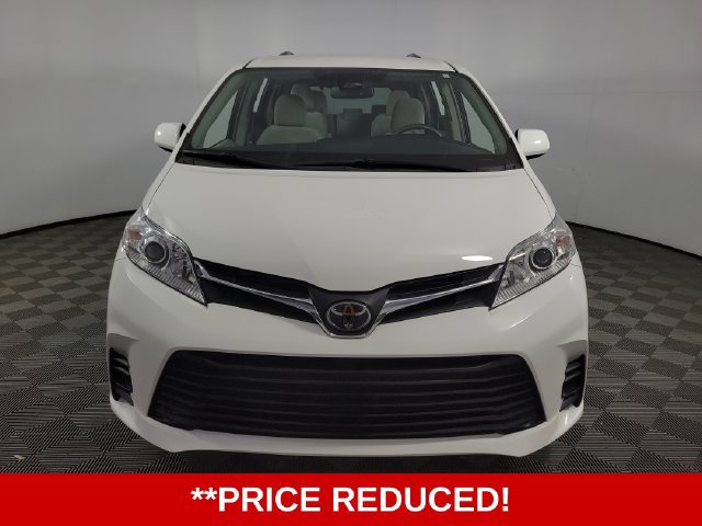 Used 2018 Toyota Sienna LE AWD/4WD image 2