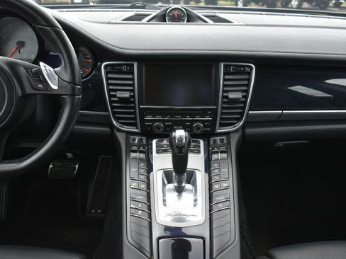 Used 2013 Porsche Panamera 4S image 19