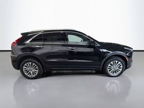 Used 2025 Cadillac XT4 Premium Luxury FWD image 10