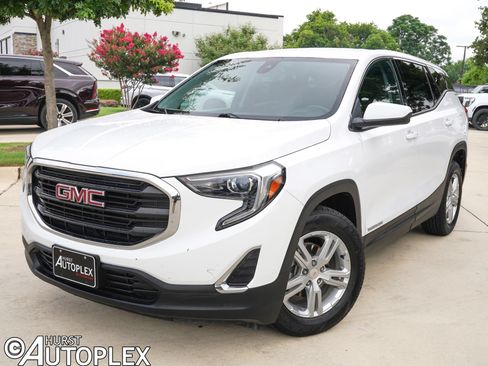 Used 2020 GMC Terrain SLE FWD image 1