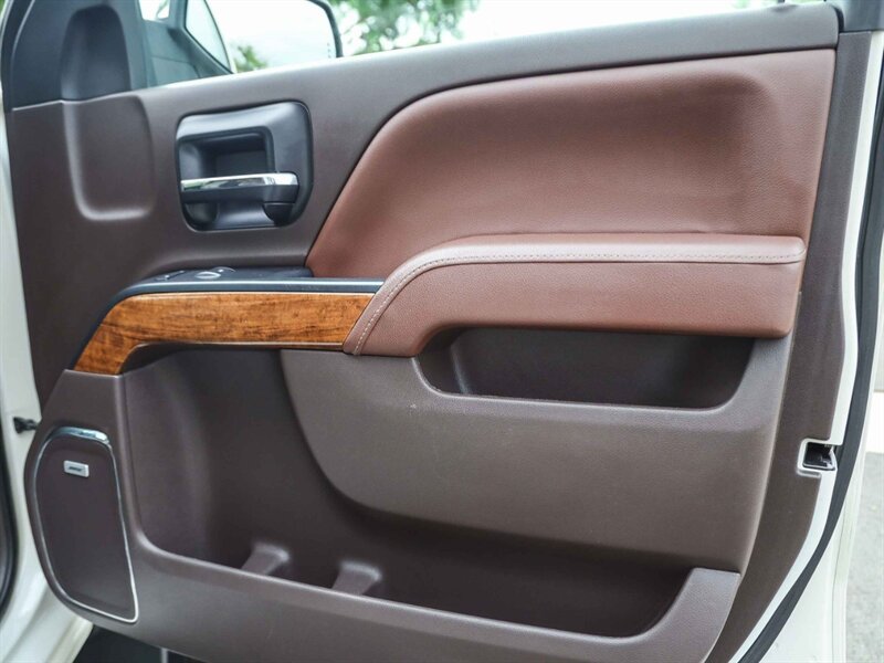 Used 2014 Chevrolet Silverado 1500 High Country w/ High Country Premium Package AWD/4WD image 24