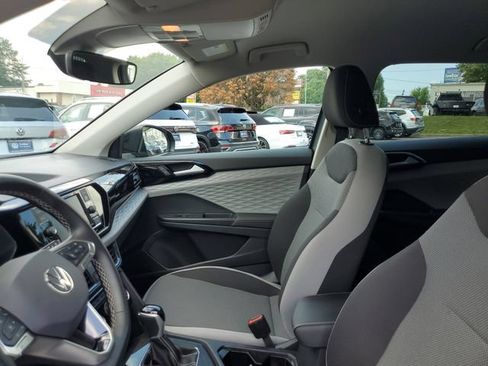Certified 2024 Volkswagen Taos S FWD image 17