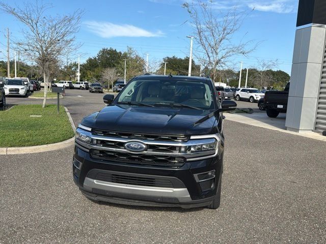 Used 2024 Ford Expedition Limited RWD image 12