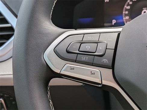 New 2026 Volkswagen Taos SE image 28