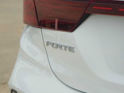 Used 2024 Kia Forte LXS FWD image 8