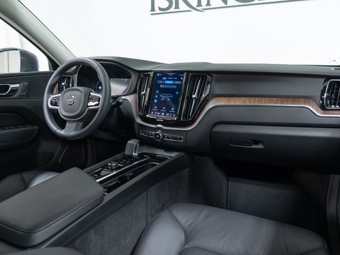Certified 2023 Volvo XC60 B5 Plus w/ Climate Package AWD/4WD image 14