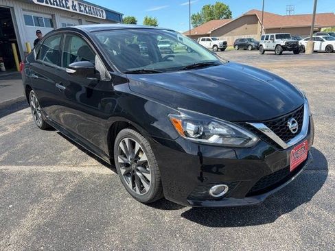 Used 2019 Nissan Sentra SR FWD image 1