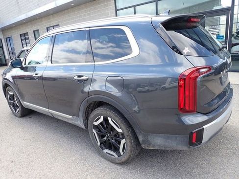 Used 2024 Kia Telluride S image 2