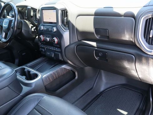 Used 2022 GMC Sierra 2500 Denali w/ Denali Black Diamond Edition AWD/4WD image 33
