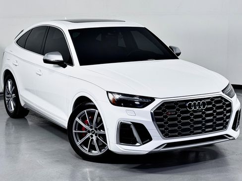 Used 2023 Audi SQ5 Prestige w/ Prestige Package image 3