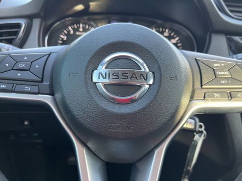 Used 2018 Nissan Rogue S image 61