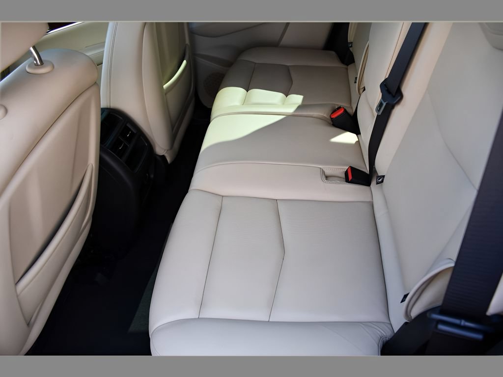 Used 2019 Cadillac XT5 Luxury FWD image 16