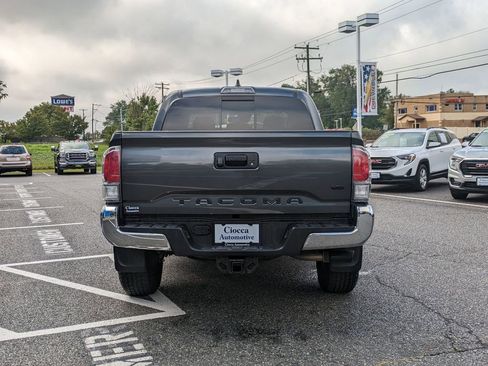 Used 2022 Toyota Tacoma TRD Off-Road image 6