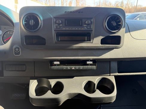 Used 2025 Mercedes-Benz Sprinter 2500 image 17