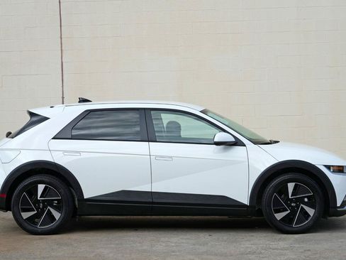 Used 2025 Hyundai Ioniq 5 SE RWD image 49