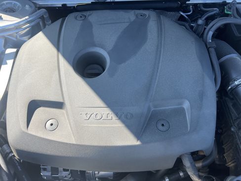 Used 2022 Volvo XC90 T5 Momentum w/ Climate Package FWD image 36