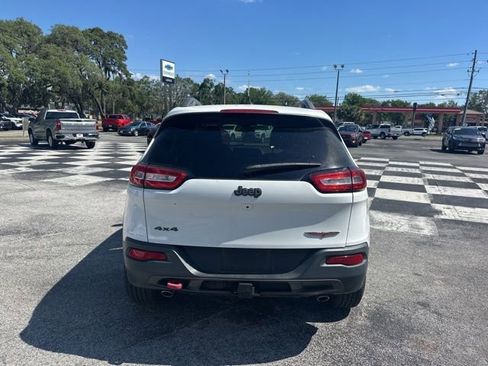 Used 2016 Jeep Cherokee Trailhawk w/ Leather Interior Group AWD/4WD image 4