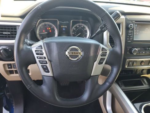 Used 2017 Nissan Titan SV image 17