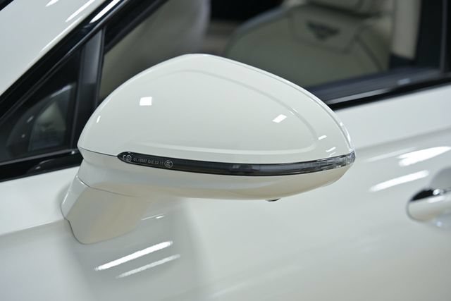 Used 2024 Bentley Flying Spur V8 AWD/4WD image 17