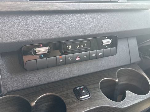 Used 2024 Mercedes-Benz Sprinter 3500 image 19
