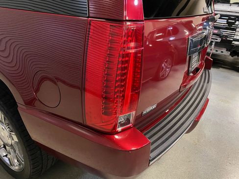 Used 2009 Cadillac Escalade AWD image 23