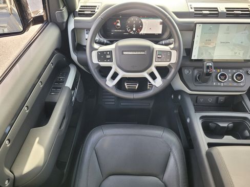 Used 2024 Land Rover Defender 110 S image 12