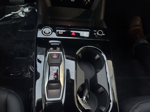 New 2025 Audi A6 e-tron Premium image 28