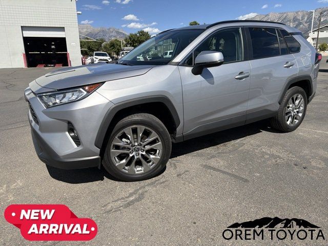 Used 2021 Toyota RAV4 XLE Premium AWD/4WD image 17