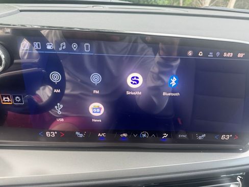 New 2026 Chevrolet Traverse LT image 23