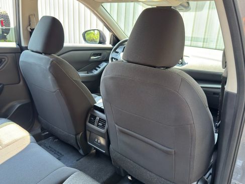 Used 2025 Nissan Rogue SV FWD image 30