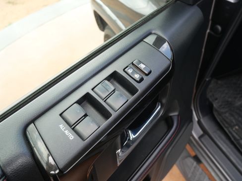 Used 2018 Toyota 4Runner TRD Off-Road image 7