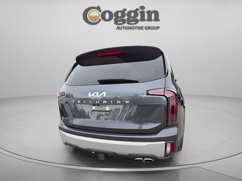 Used 2024 Kia Telluride SX w/ Towing Package image 7