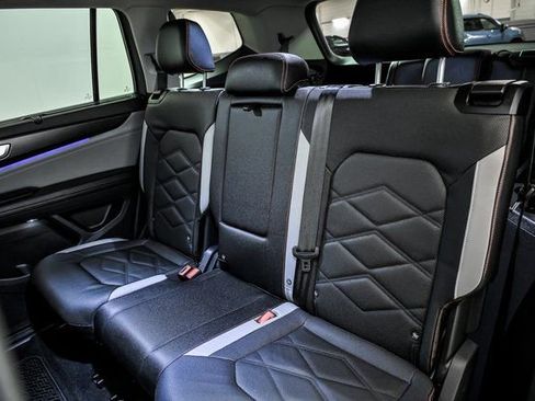 Certified 2025 Volkswagen Atlas Peak Edition SE image 14