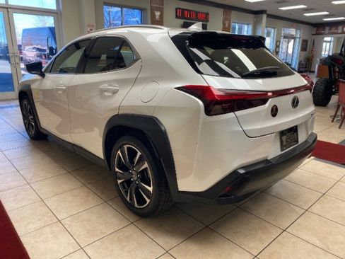 Used 2021 Lexus UX 200 w/ Accessory Package (Z1) image 3
