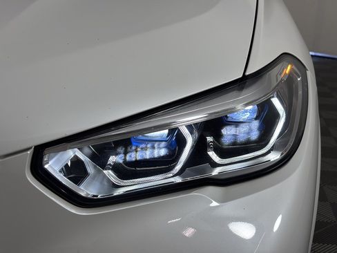 Used 2020 BMW X5 sDrive40i w/ M Sport Package RWD image 12