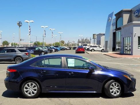Used 2021 Toyota Corolla LE FWD image 3