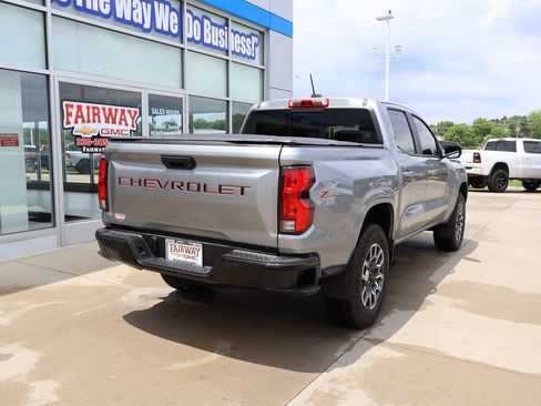 Used 2024 Chevrolet Colorado Z71 w/ Z71 Convenience Package 2 AWD/4WD image 3