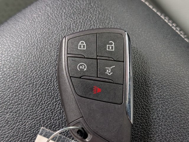 Used 2024 Chevrolet Blazer EV LT AWD/4WD image 29