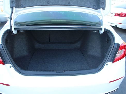 Used 2018 Honda Accord Sport image 18