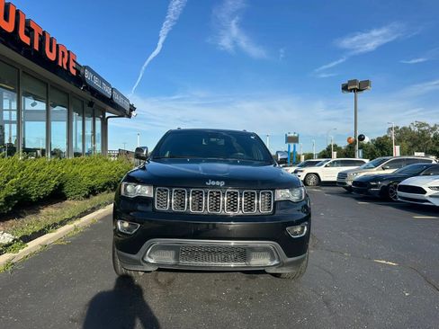 Used 2017 Jeep Grand Cherokee Limited AWD/4WD image 2