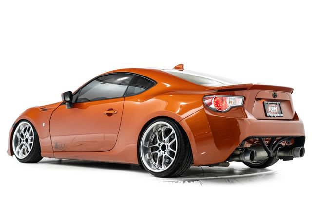 Used 2017 Toyota 86 RWD image 11