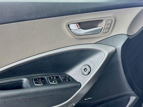 Used 2019 Hyundai Santa Fe XL FWD image 18
