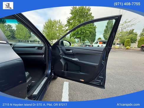 Used 2017 Toyota Camry XLE FWD image 17