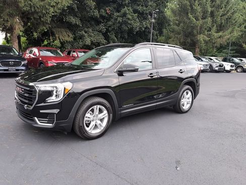 Used 2024 GMC Terrain SLE w/ Driver Convenience Package AWD/4WD image 23