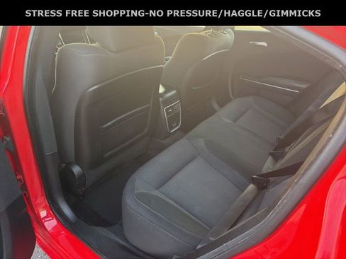 Used 2017 Dodge Charger SXT image 27