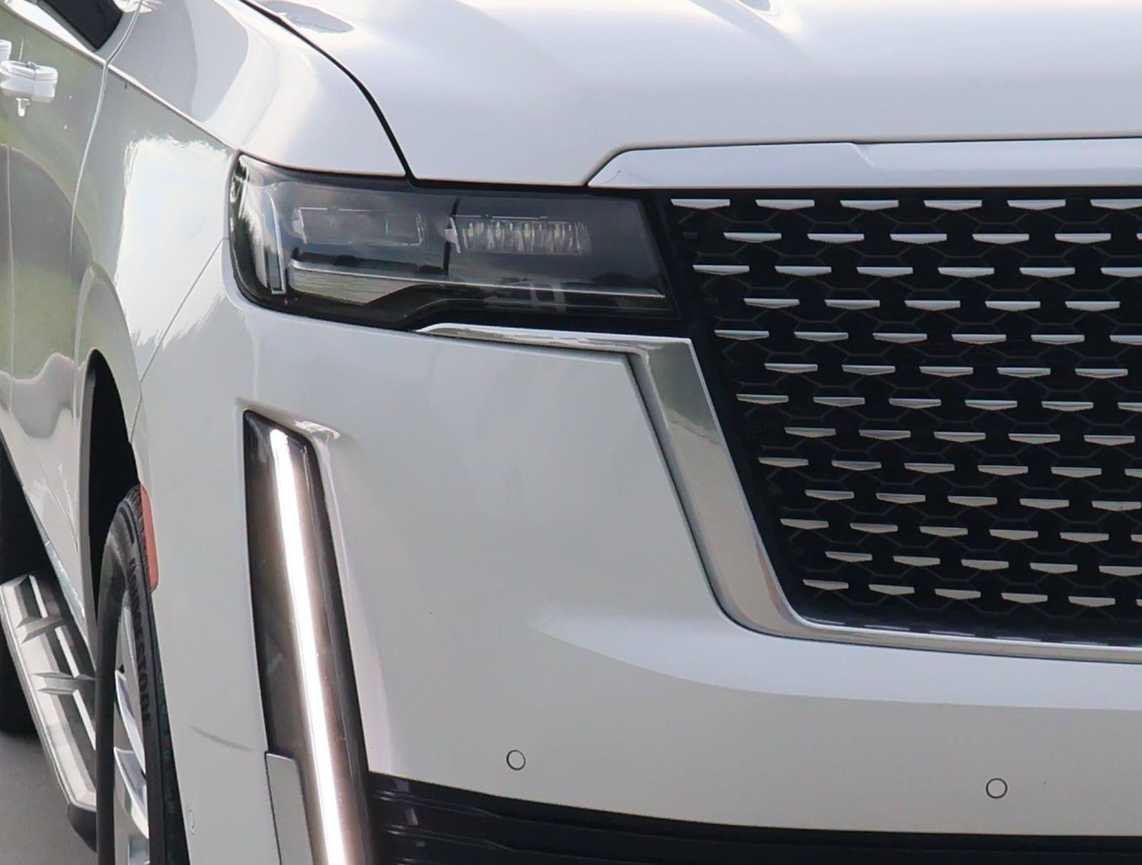 Used 2024 Cadillac Escalade Premium Luxury RWD image 7